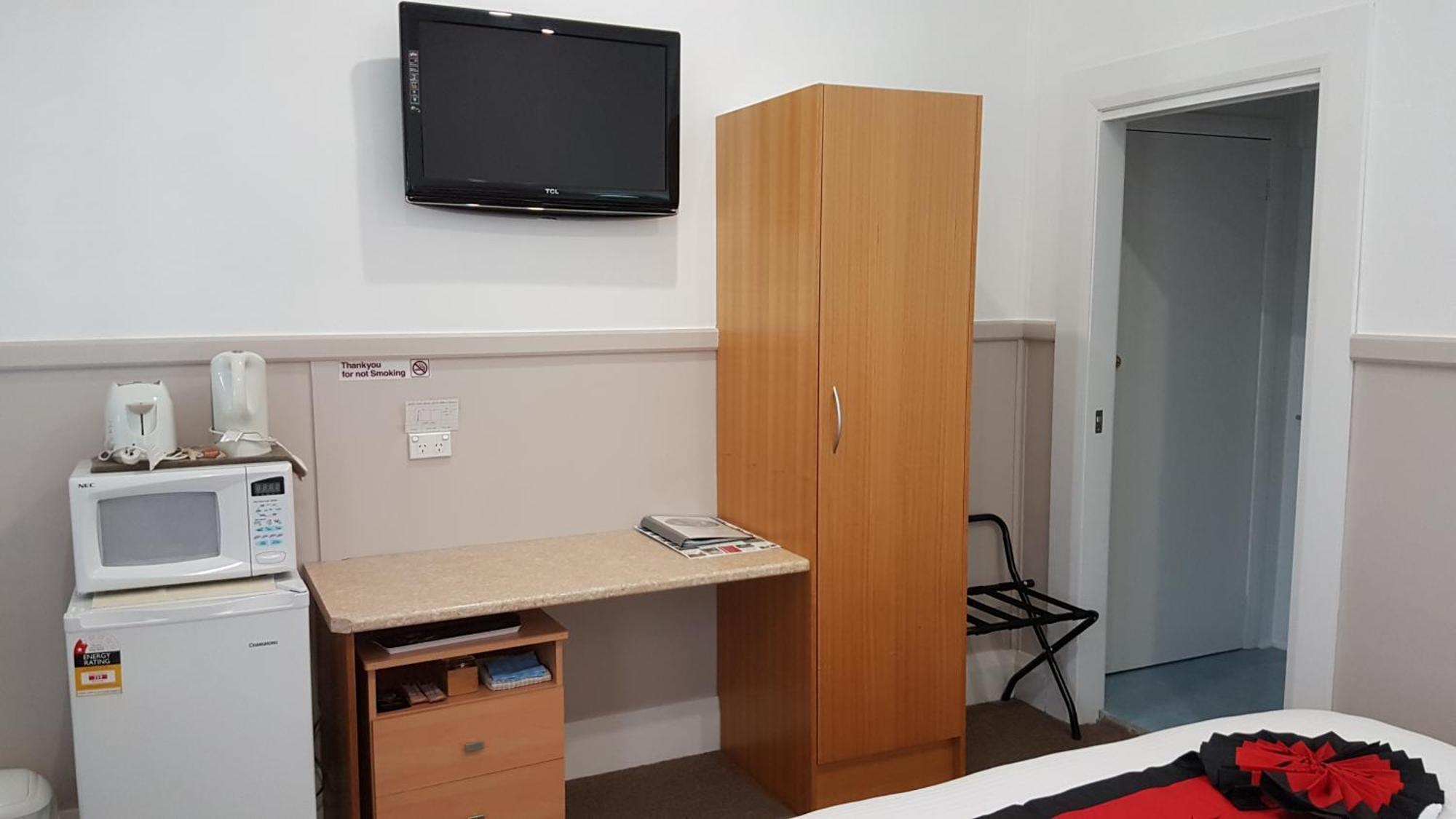 Coppers Hill Private Accommodation Gloucester Room photo